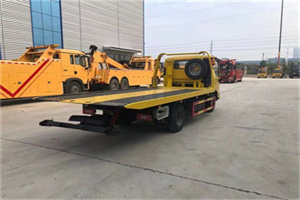 保德非事故拖车